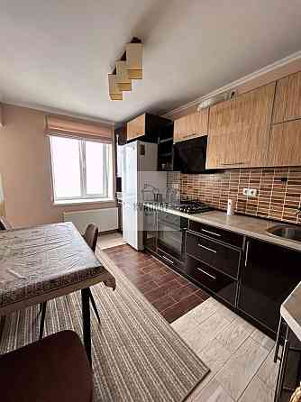 Продам 3-кімнатну квартиру з меблями та технікою у новому будинку Kam`ianets-Podilskyi