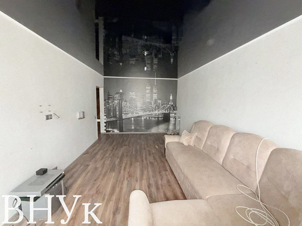 Продаю 3-кімнатну квартиру в районі Варшавського ринку Луцьк - зображення 1