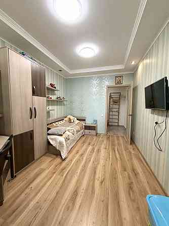 Здається 2 кімнатна квартира на пісках південний мк-н Запорожье