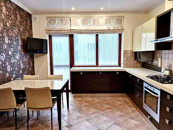 Оренда 3-х кімнатної квартири поруч з центром. Світло є!!! Lviv