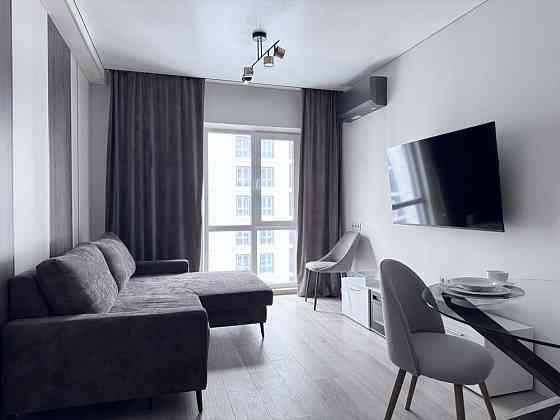 Квартира з паркінгом в ЖК Нова Англія.Перша Оренда.метро Васильківська Kyiv