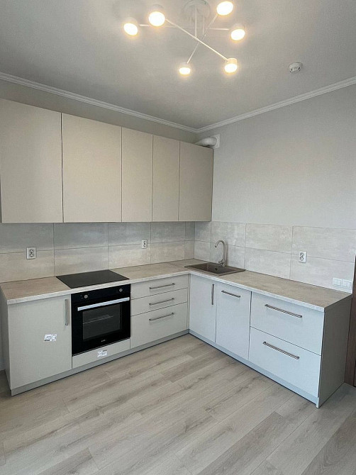 Світла та затишна 1-к квартира 50 м² ЖК Ревуцький Киев - изображение 1