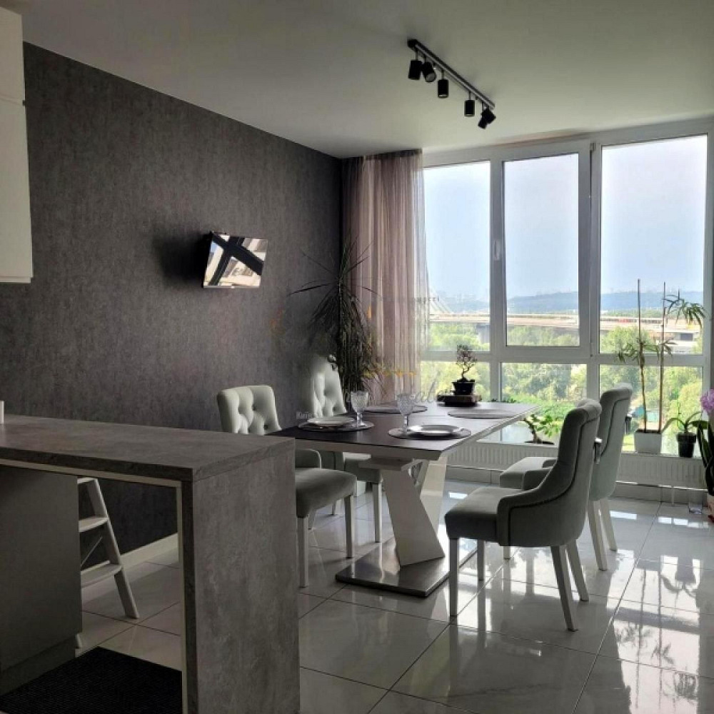 Простора 3-к квартира 95 м² з видом на Дніпро ЖК Рів'єра Київ - зображення 1