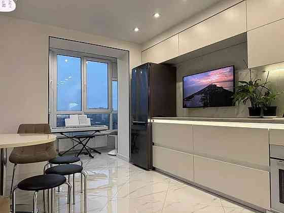 Видова однокімнатна з ремонтом біля річки Івано-Франківськ