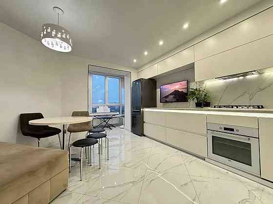 Видова однокімнатна з ремонтом біля річки Івано-Франківськ