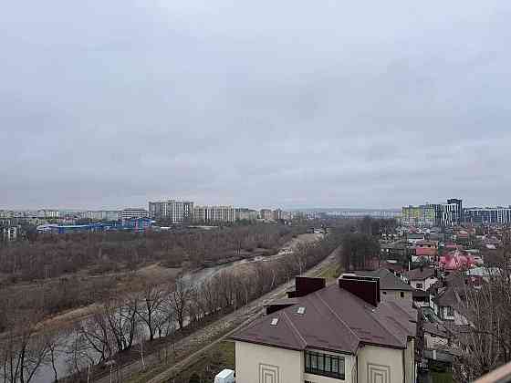 Видова однокімнатна з ремонтом біля річки Івано-Франківськ