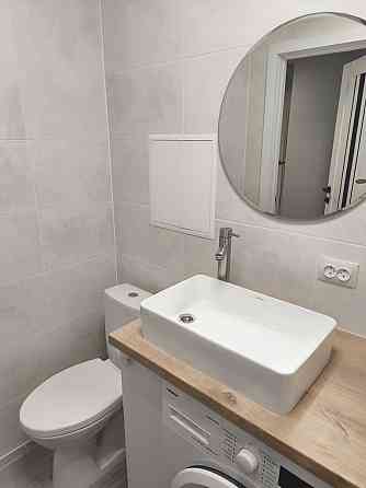 Продаж 2кім квартири з сучасним ремонтом в м.Шептицький 