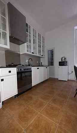 2 кім. Австрійський  напівлюкс   у самому центрі міста Черновцы