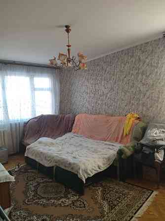 Продам трехкомнатную квартиру р-н Круга Чернігів