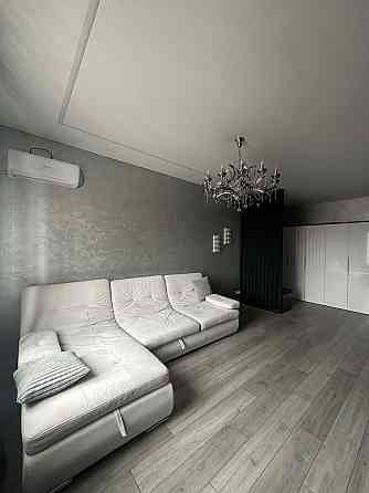 Продам 2к сталінку в центрі площа Визволення 2 Кривий Ріг