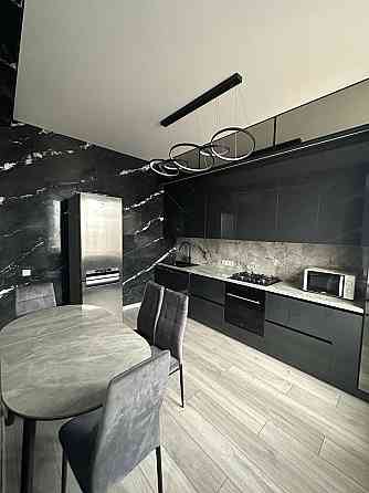 Продам 2к сталінку в центрі площа Визволення 2 Кривий Ріг