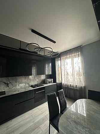 Продам 2к сталінку в центрі площа Визволення 2 Кривий Ріг