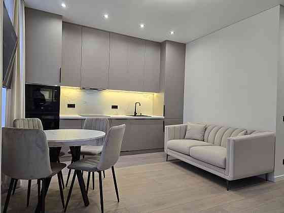 Простора 1-кімнатна квартира з кухнею-студією / ЖК «Квадрат» Ужгород