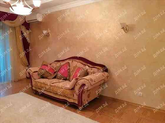 Центр. Трикімнатна сталінка з індивідуальним опаленням. Полтава