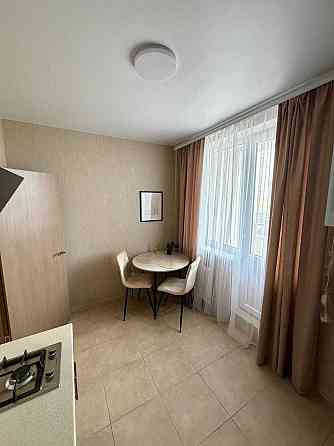 Новая квартира с новой мебелью и техникой, на среднем этаже ЖК 7 НЕБО Авангард