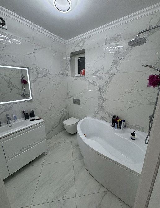 Продається 2-х кімнатна квартира в новобудові у тихому районі міста Ужгород - изображение 2