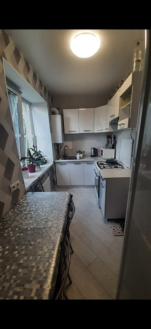 Продам 2-х кімнатну квартиру (смт.Таїрове) Таїрове - зображення 1