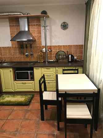 Здамо в довгострокову оренду велику квартиру в Святошиинському районі Киев