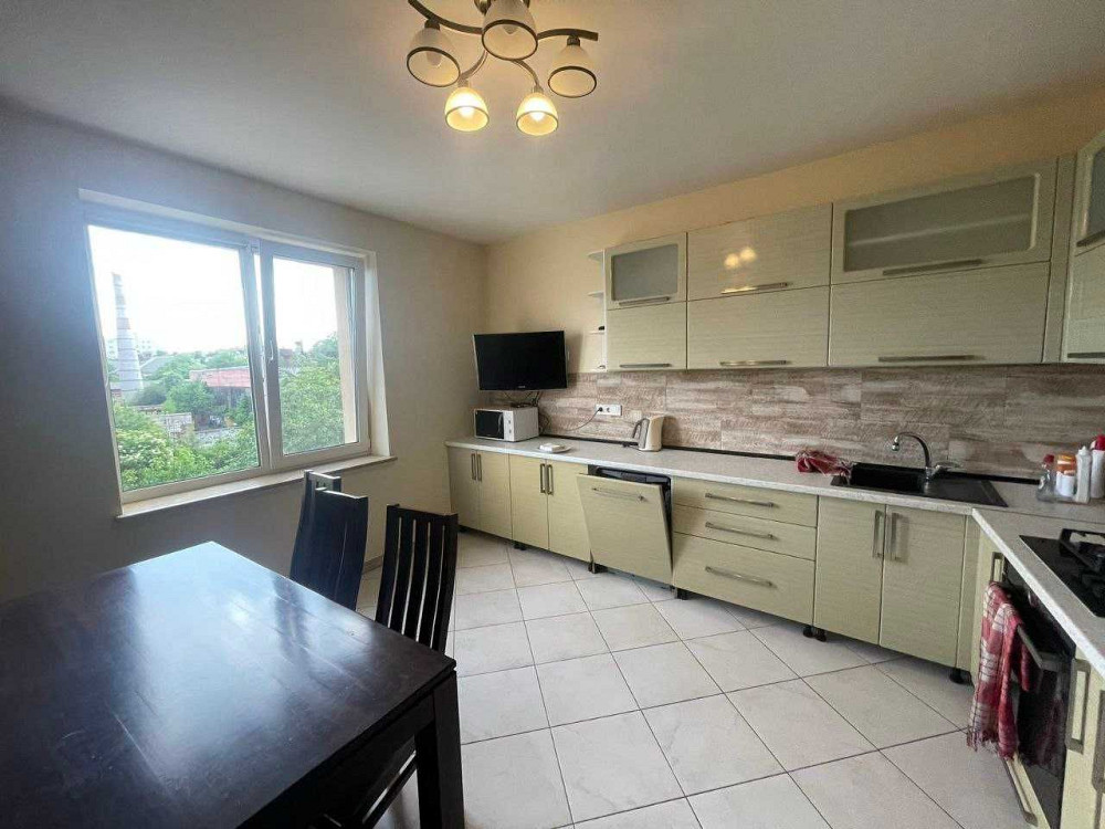 Оренда 4х кім квартири Центр + гараж Рівне - зображення 1