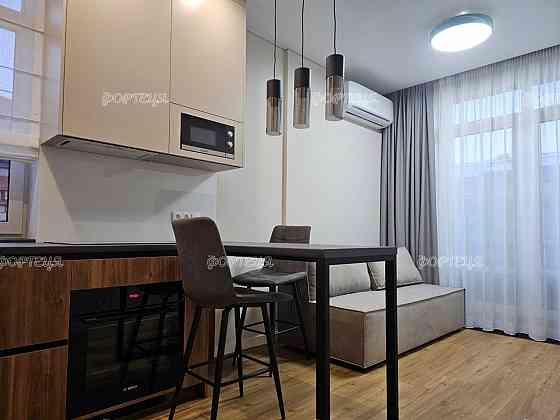 Перше здавання! Квартира в центрі, гараж, клубний будинок Классік Хол Дніпро