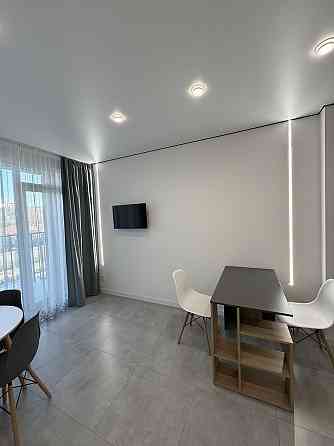 Оренда 1-но кім квартири на вул Роксоляни в новобудові Трайден Львов