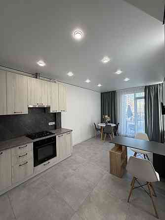 Оренда 1-но кім квартири на вул Роксоляни в новобудові Трайден Львов