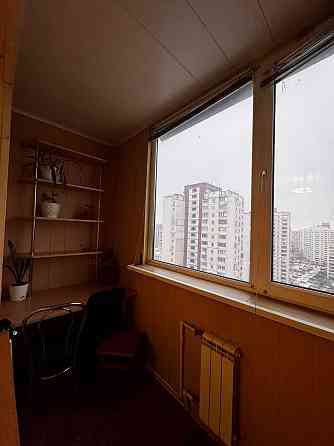 Оренда квартири біля метро Харківська , Ревуцького 42 Київ