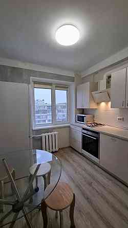 Квартира, в яку хочеться повертатись.
Здається дуже тепла й затишна 2- Киев