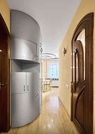 Здається простора двокімнатна квартира біля МЕТРО ОСОКОРКИ Киев