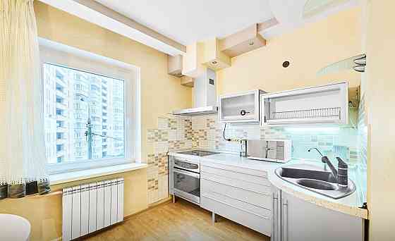 Здається простора двокімнатна квартира біля МЕТРО ОСОКОРКИ Киев