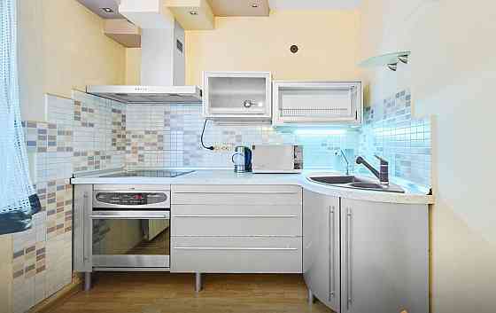 Здається простора двокімнатна квартира біля МЕТРО ОСОКОРКИ Киев