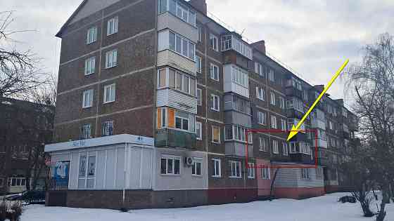 Продам 2 кімнатну квартиру  2 поверх роздільні кімнати район Танку СМ Чернигов