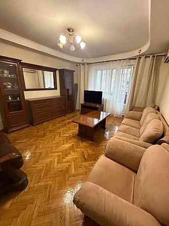 Сдаётся 3к-квартира, метро Лыбедская Киев