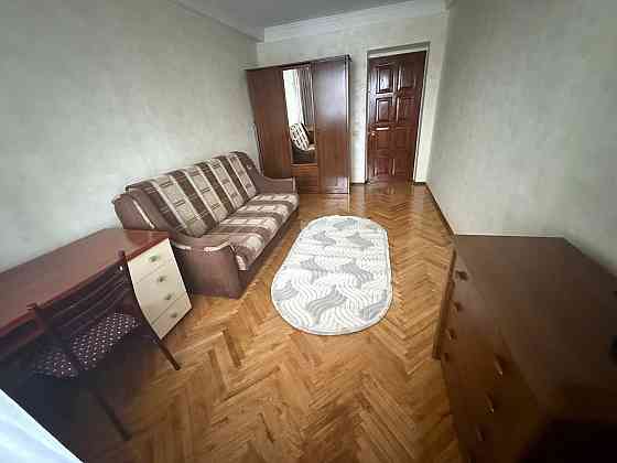 Сдаётся 3к-квартира, метро Лыбедская Киев