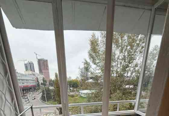 Сдаётся 3к-квартира, метро Лыбедская Киев