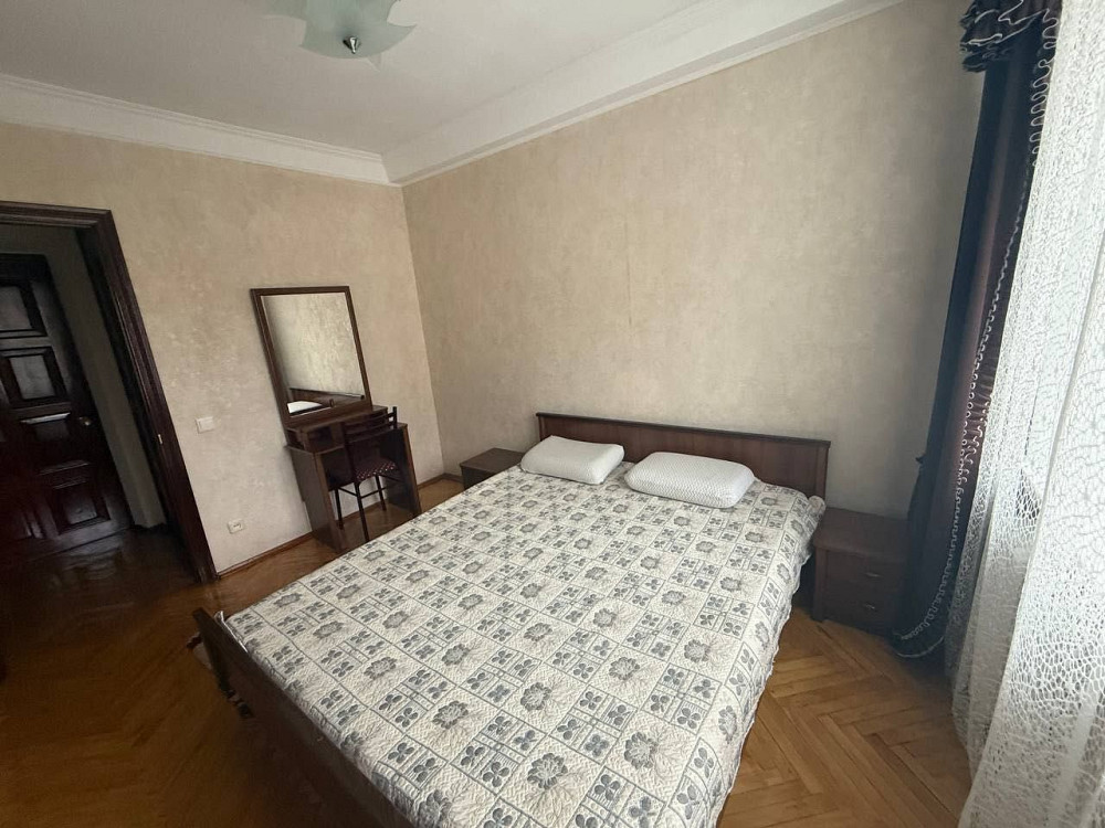 Сдаётся 3к-квартира, метро Лыбедская Киев - изображение 1