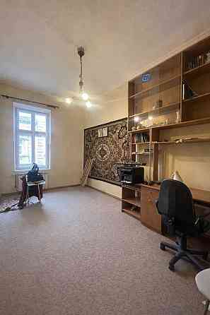 Продаж унікальної 3-рівневої квартири в центрі Львова вулиця Дорошенка Львів