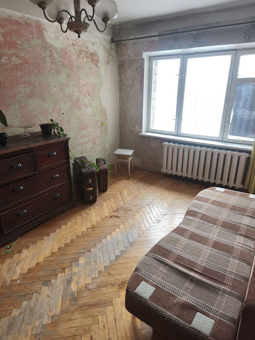 Продам двухкомнатную квартиру, Голосеевский район, метро Голосеево Киев - изображение 2