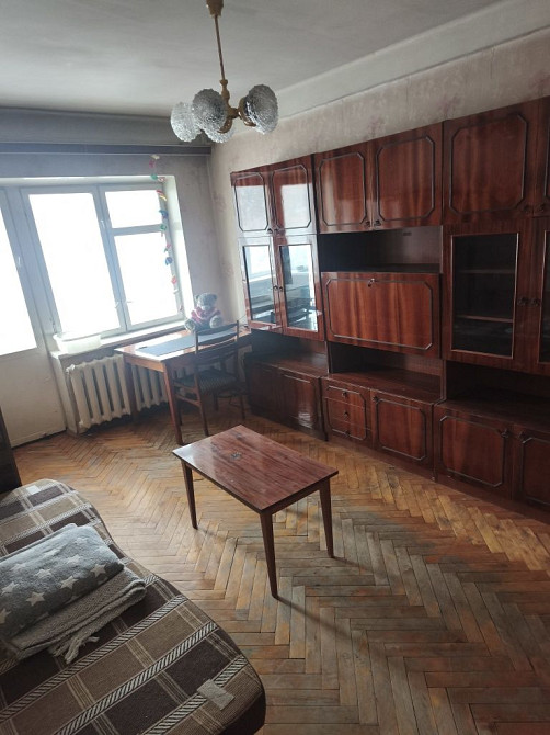 Продам двухкомнатную квартиру, Голосеевский район, метро Голосеево Киев - изображение 1