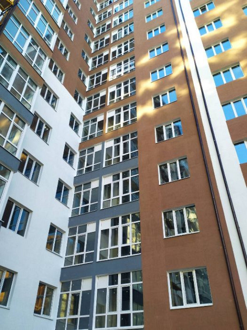 Здана, 3-кімн., Центр, видова на місто, 85м.кв., Бандери Івано-Франківськ - зображення 1