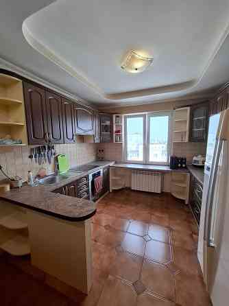 Оренда 3-кім. Драгоманова 1-б  метро Позняки  Дарницький район Киев