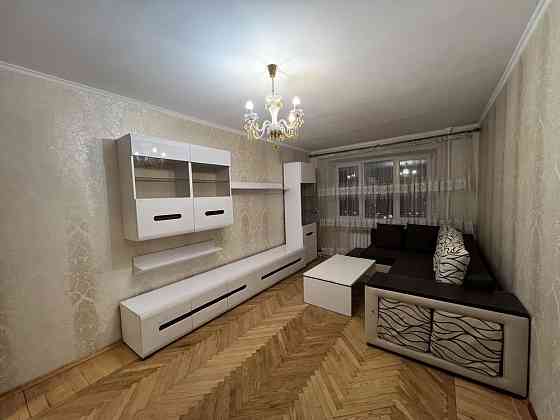 Квартира, 3 кімнати, метро Деміївська Киев