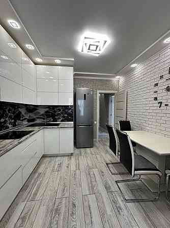 Продам красивую 2х ком квартиру с Евроремонтом на ул. Сахарова Одеса