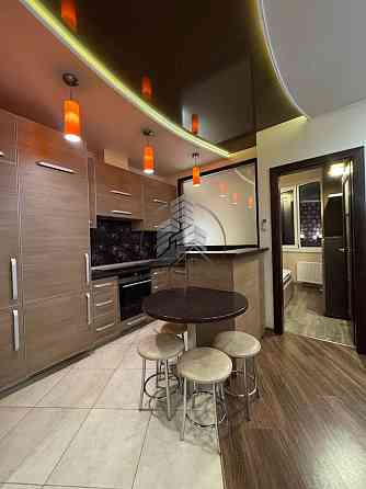 Оренда 2-кімнатної квартири з кухнею-студією пр. Чорновола біля Арсену Львов