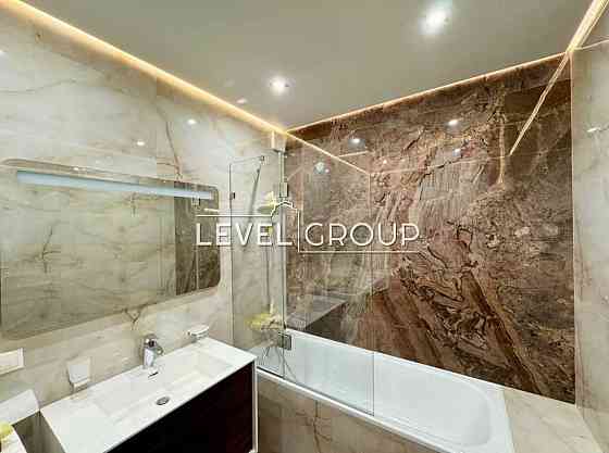 Продаж Двокімнатної видової квартири на Максимовича 9в Киев