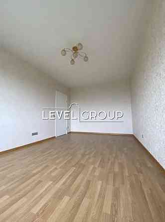 Продаж Двокімнатної видової квартири на Максимовича 9в Киев