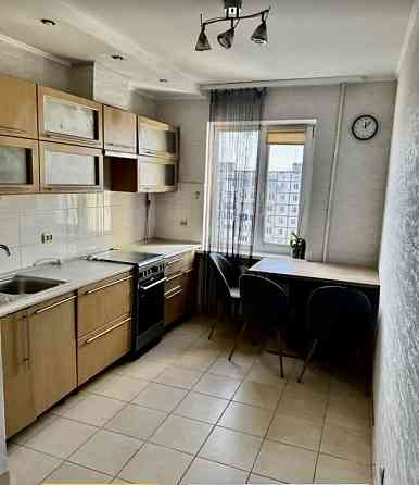 S_Продаж 3-кімнатної квартири з панорамним видом у престижному районі Rivne