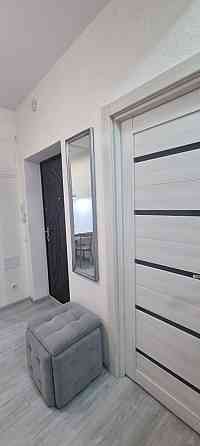 Продається компактна квартира  на Озерні Хмельницкий