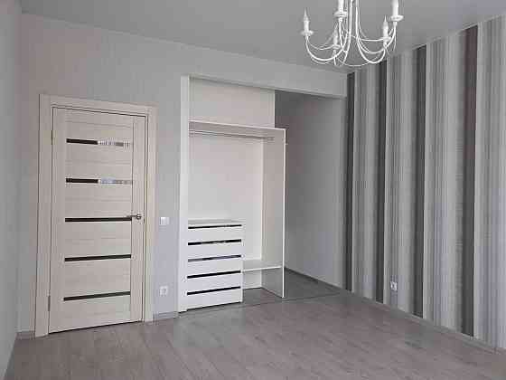 Продається компактна квартира  на Озерні Хмельницкий