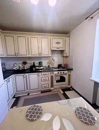 Продам 3-х кімнатну квартиру в центрі міста. Кам`янець-Подільський